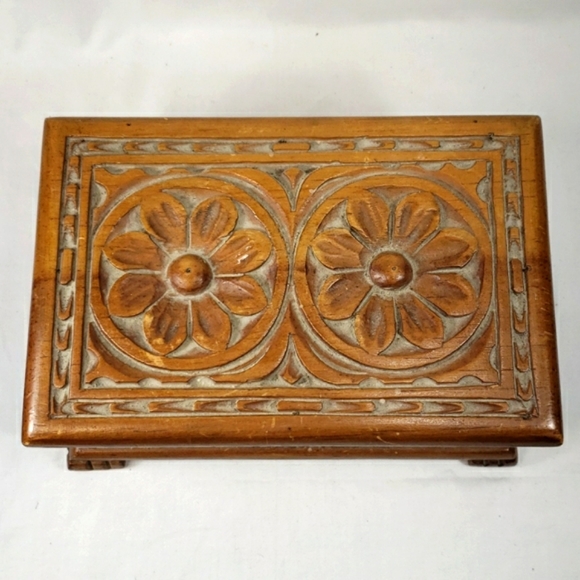 Antique Handmade Carved Wood Jewelry Box/Trinket Box w/Floral Design  - Picture 6 of 13